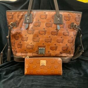 MASTERS Dooney & Bourke Brown Embossed Tote and Wallet